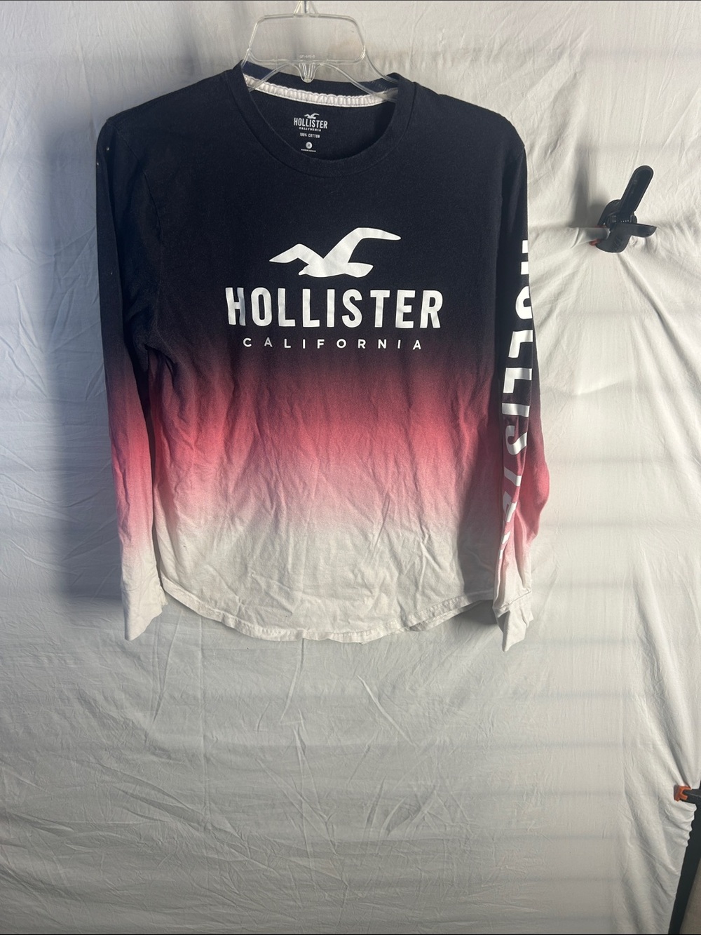 Hollister womenโs Ombre Long-Sleeve Logo Tee - Black, Pink, White